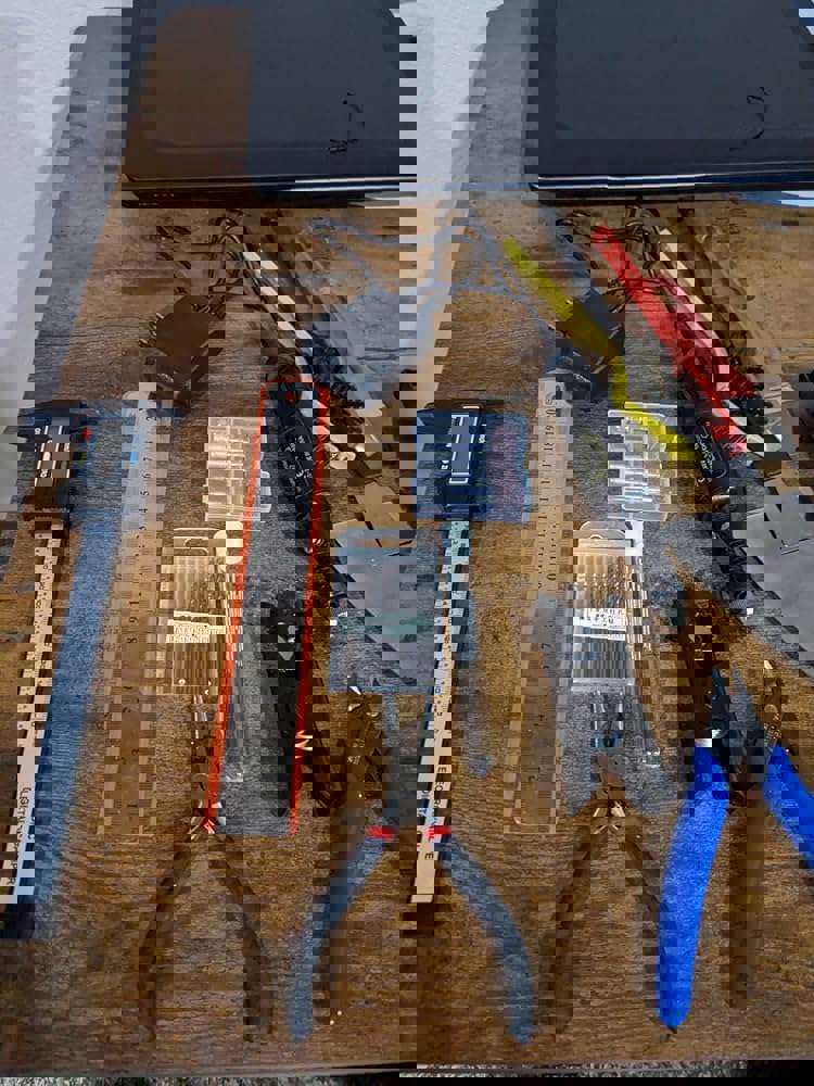 366299