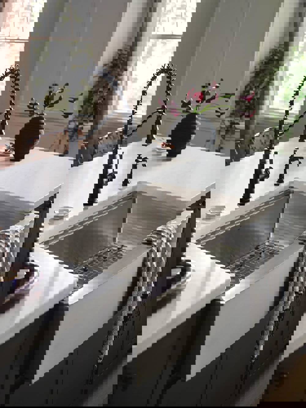 357495