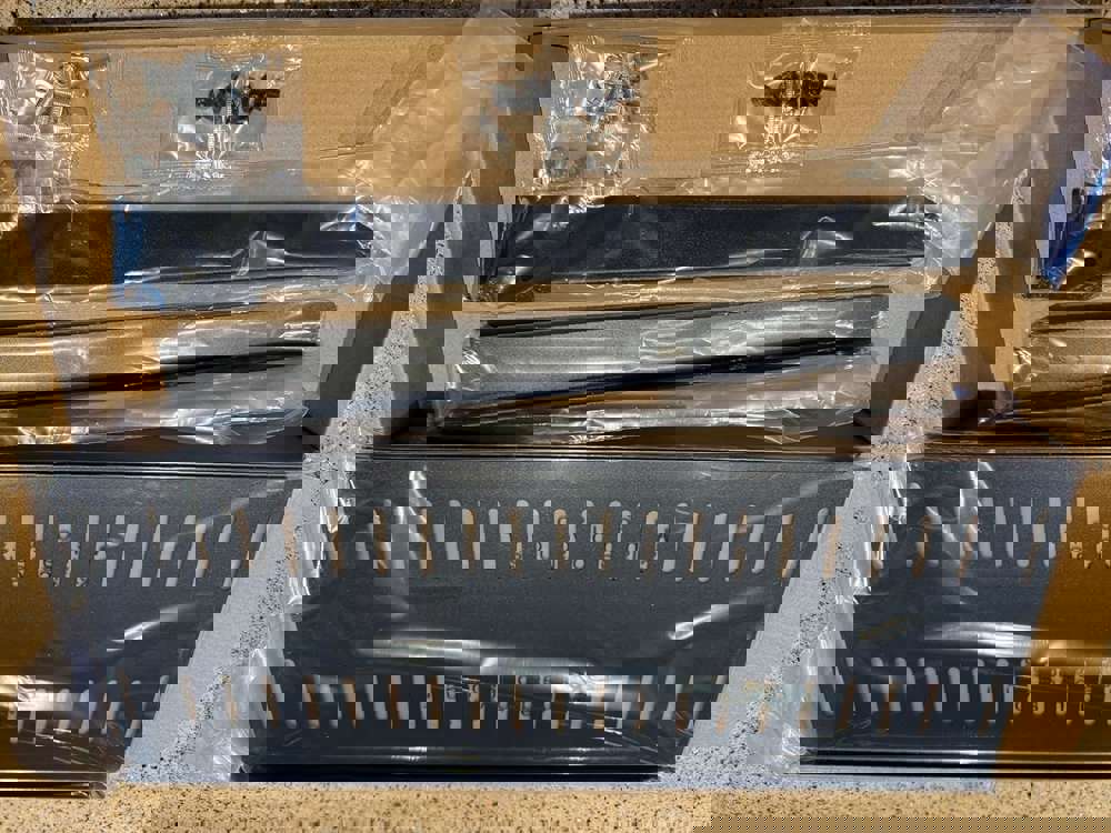 366936