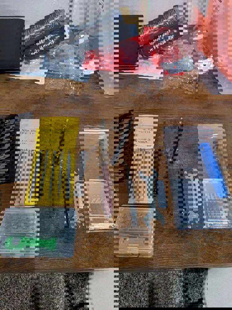 366301