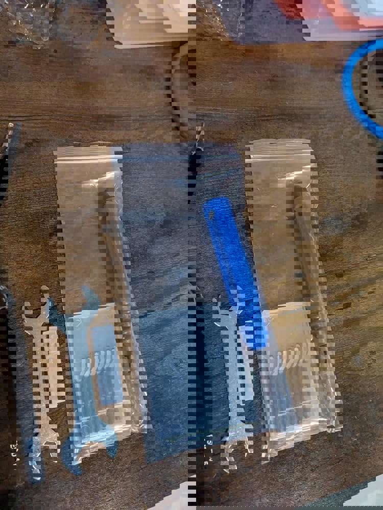 366302
