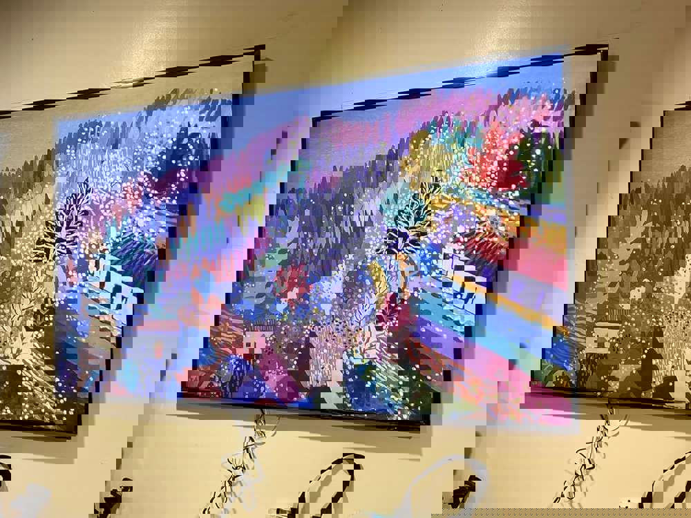 366884