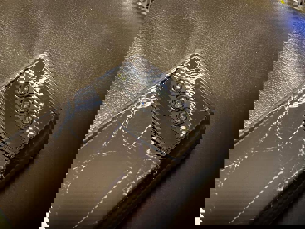 371918