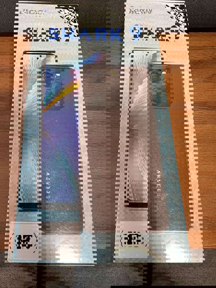 369530