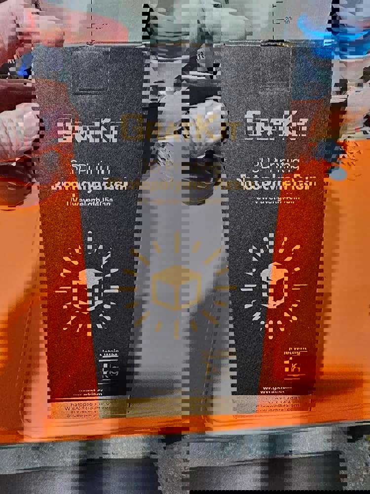 372906