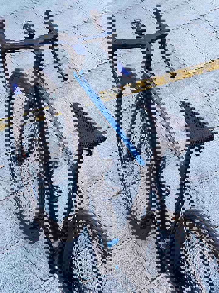 369414