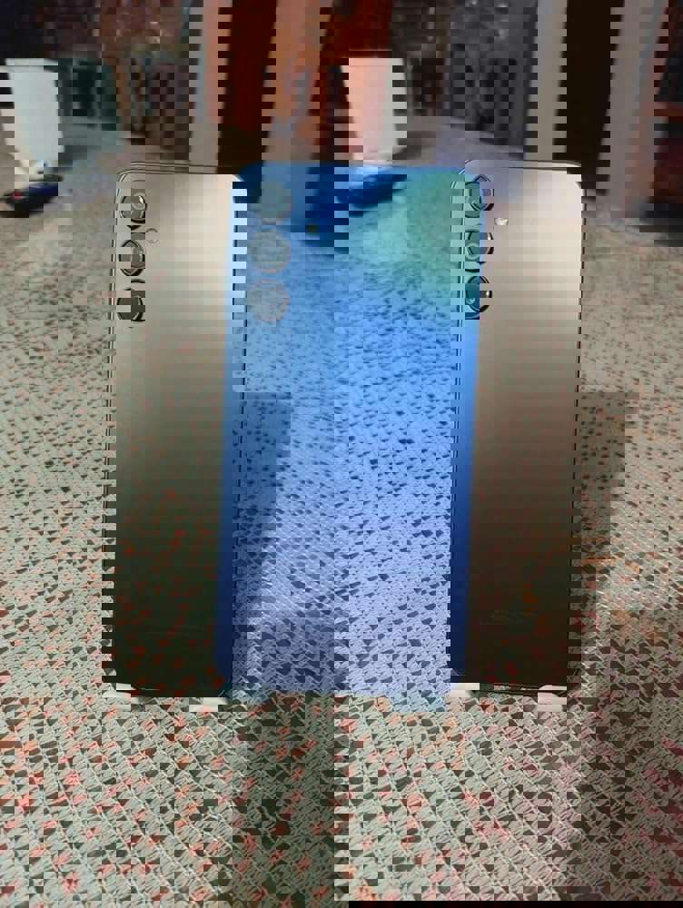 374121