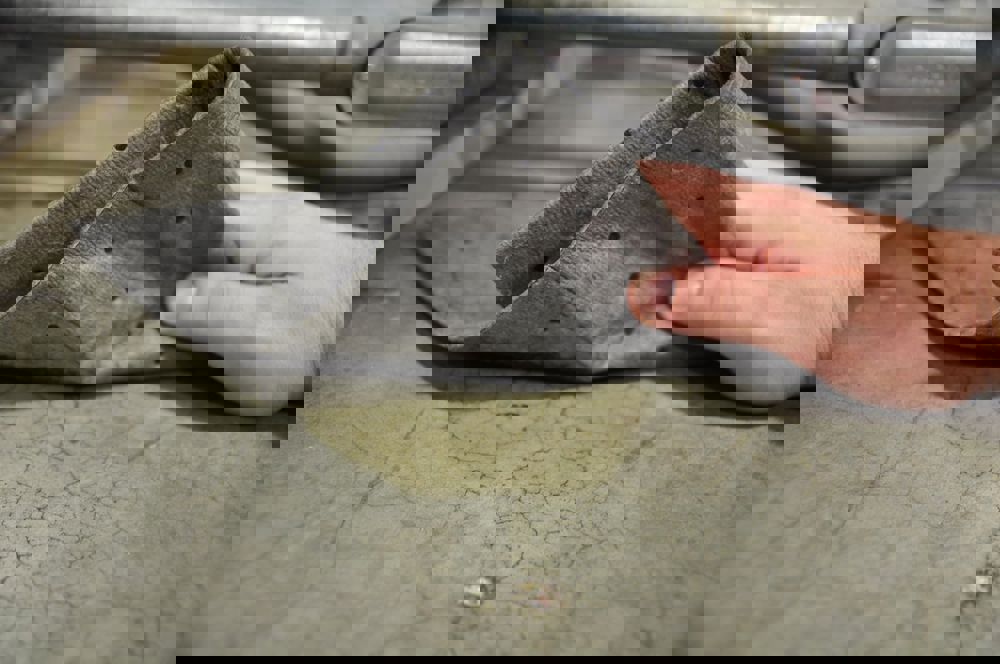 382599
