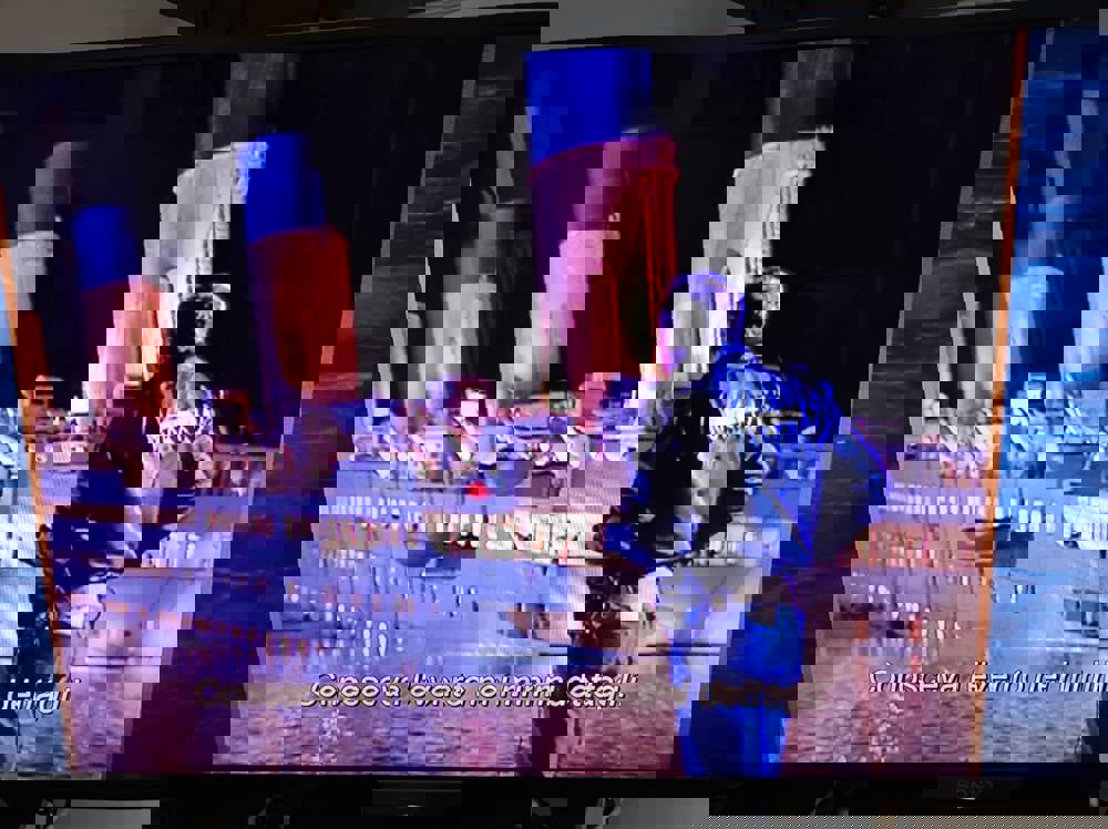 372954