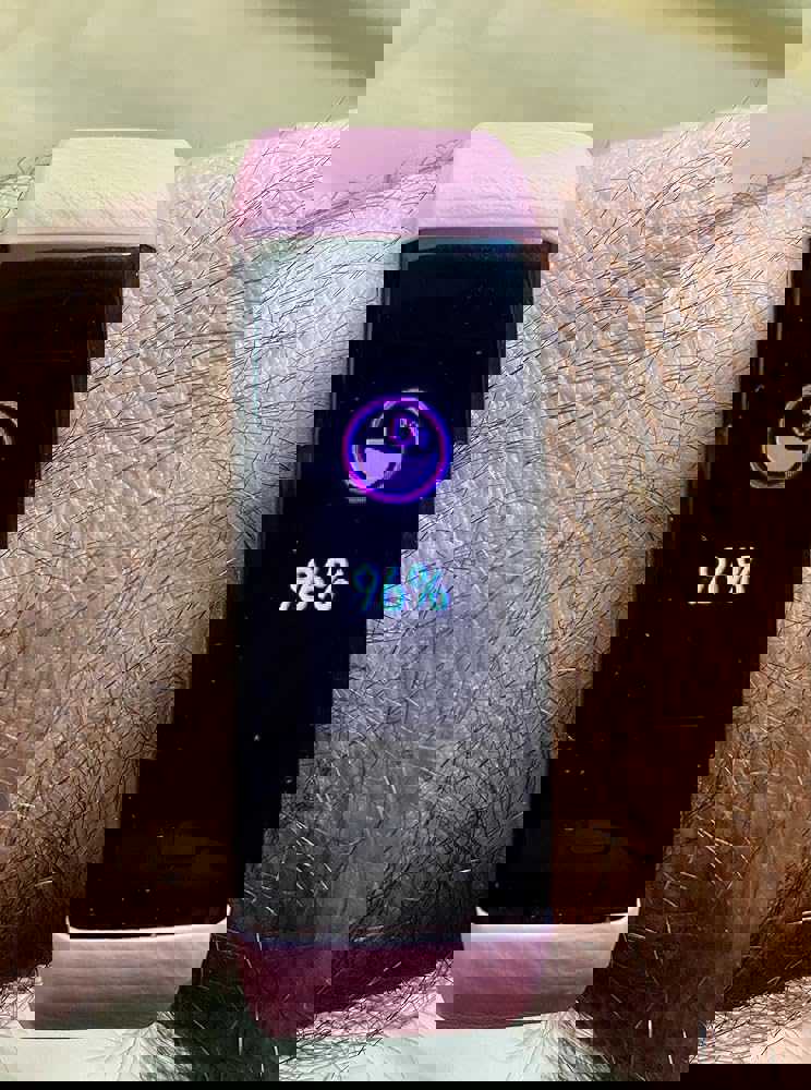 381587