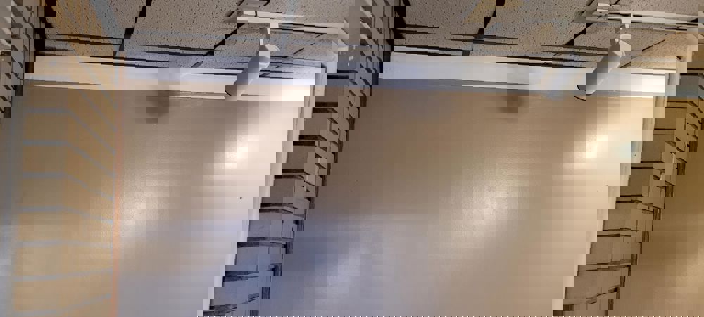 372875