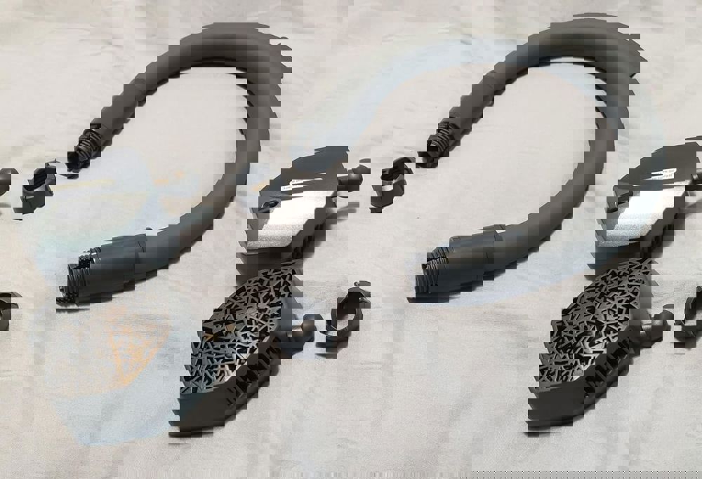 398582