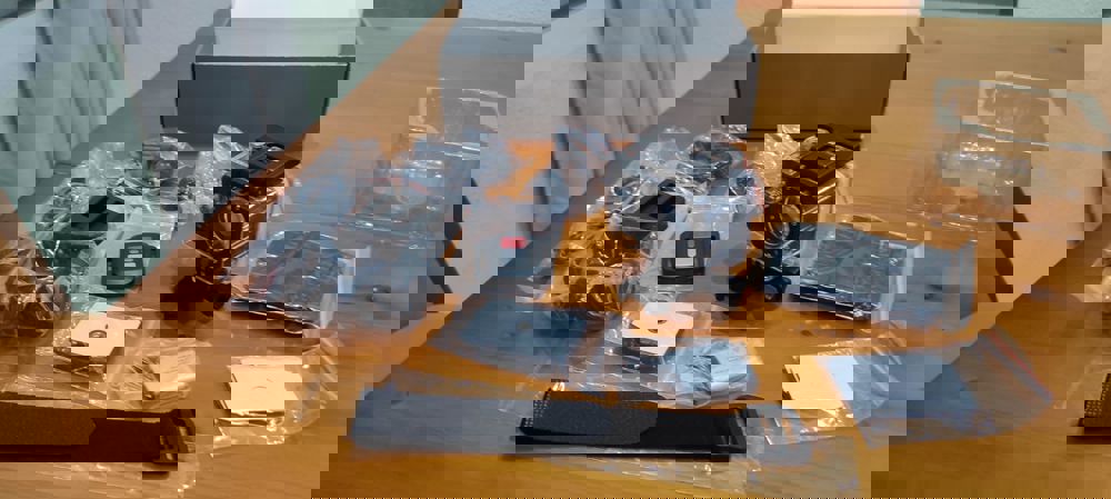 406817