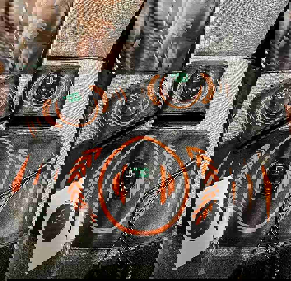 402285