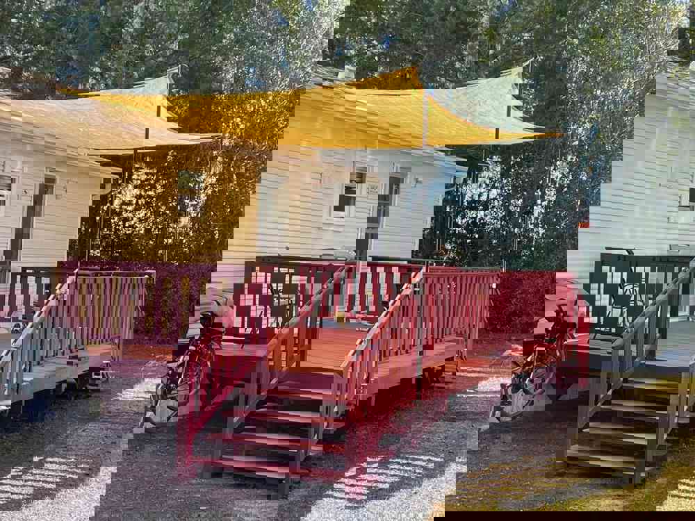 405257