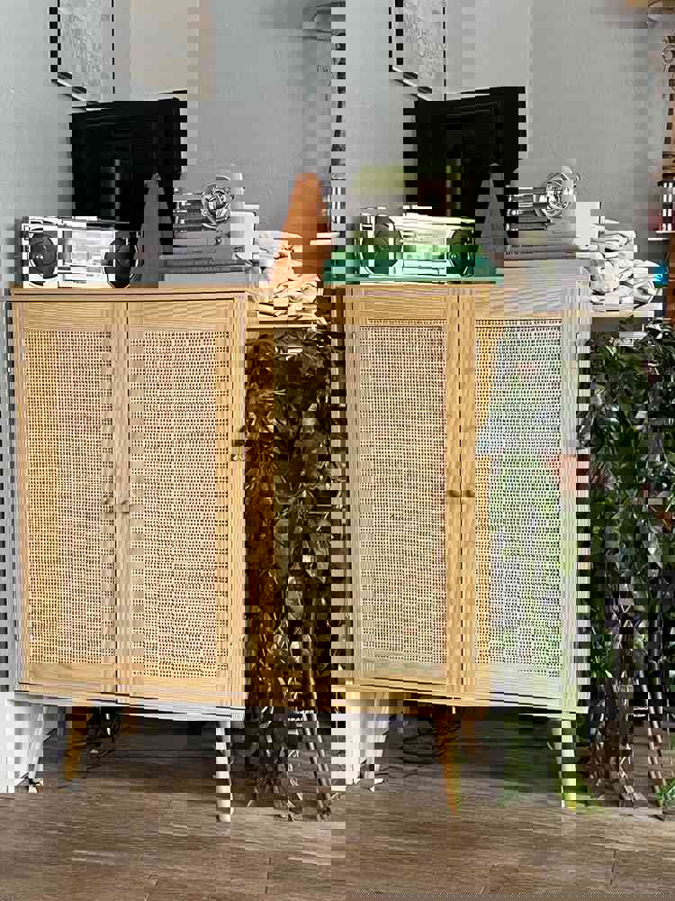 405329