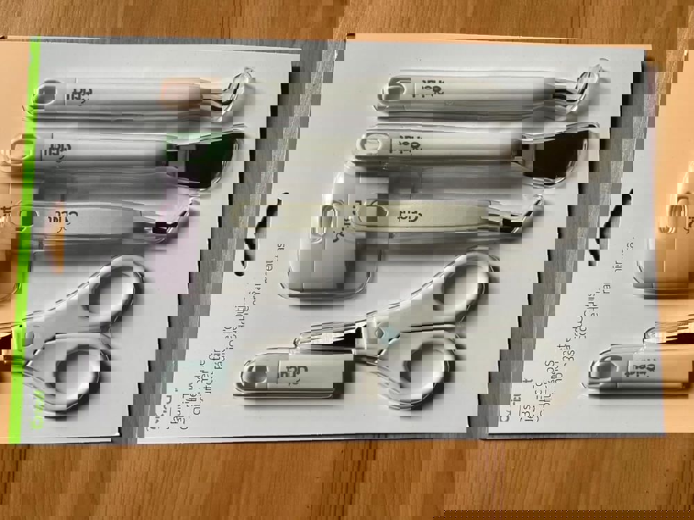 407425