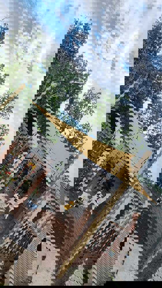 405255