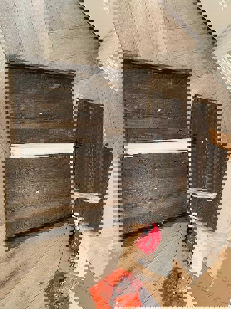 411938