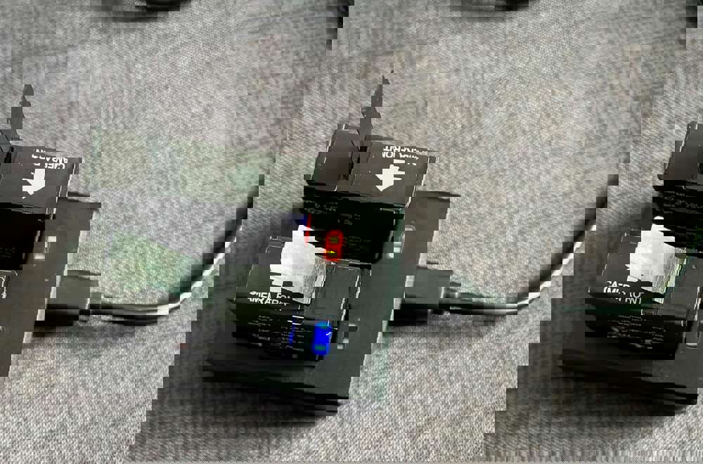 427827