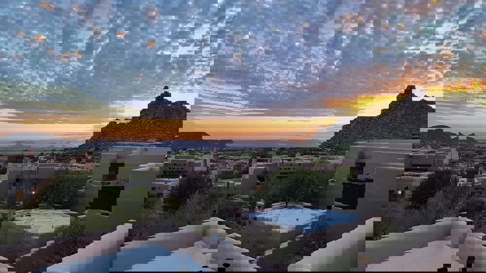 464984