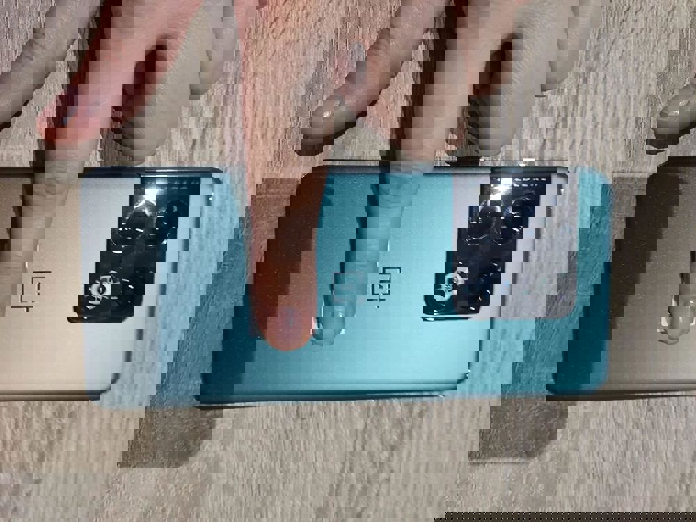464989