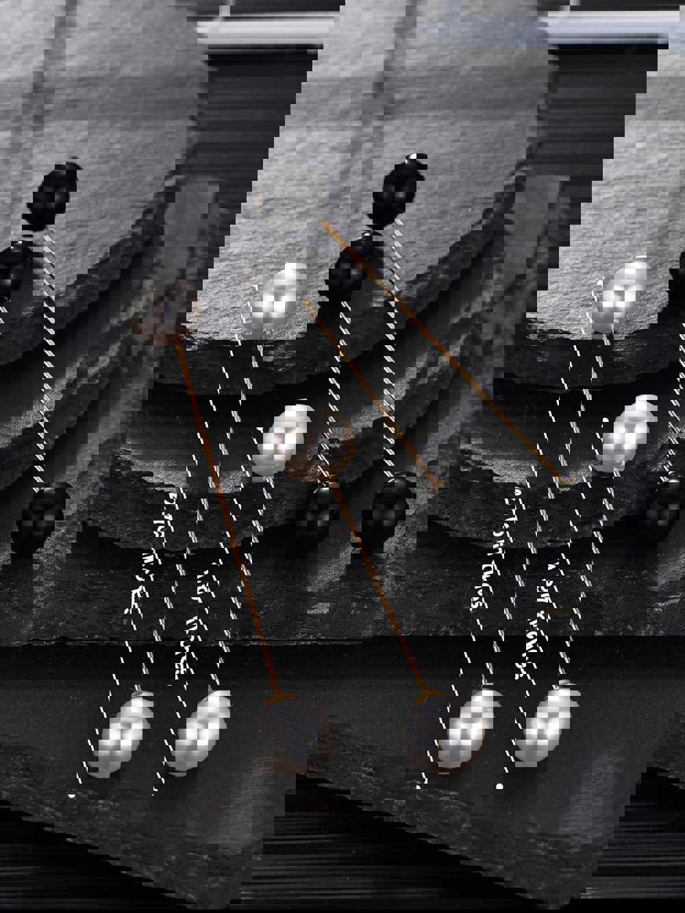532300