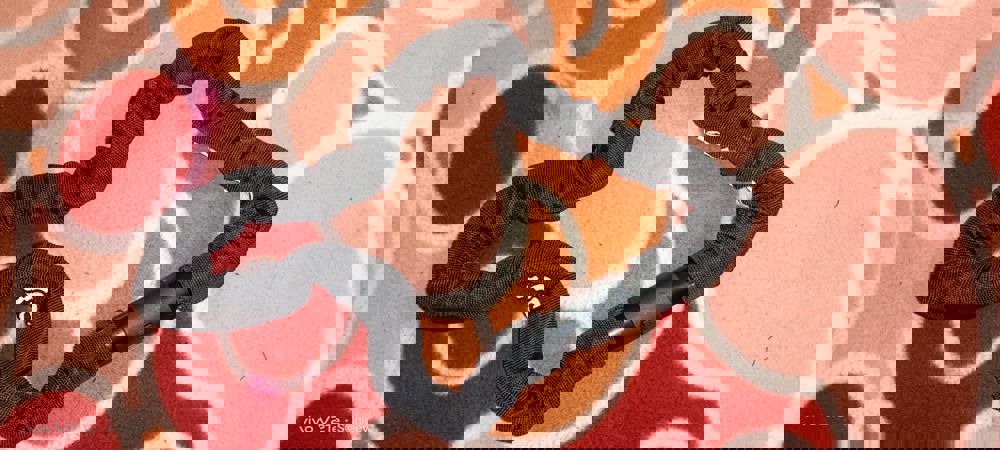 546858