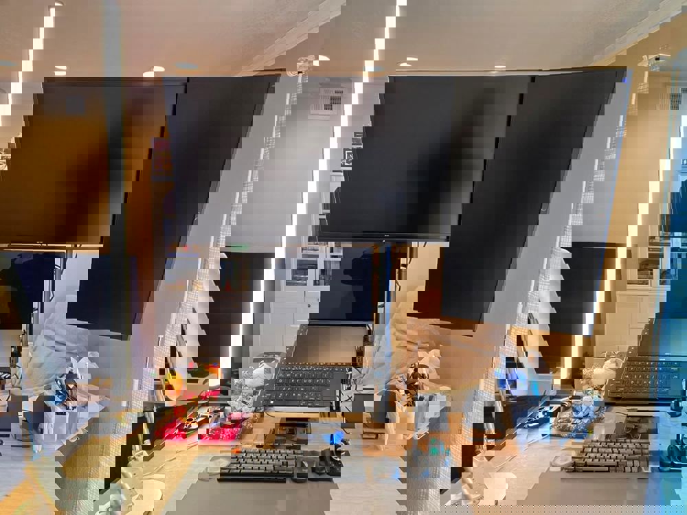 558854