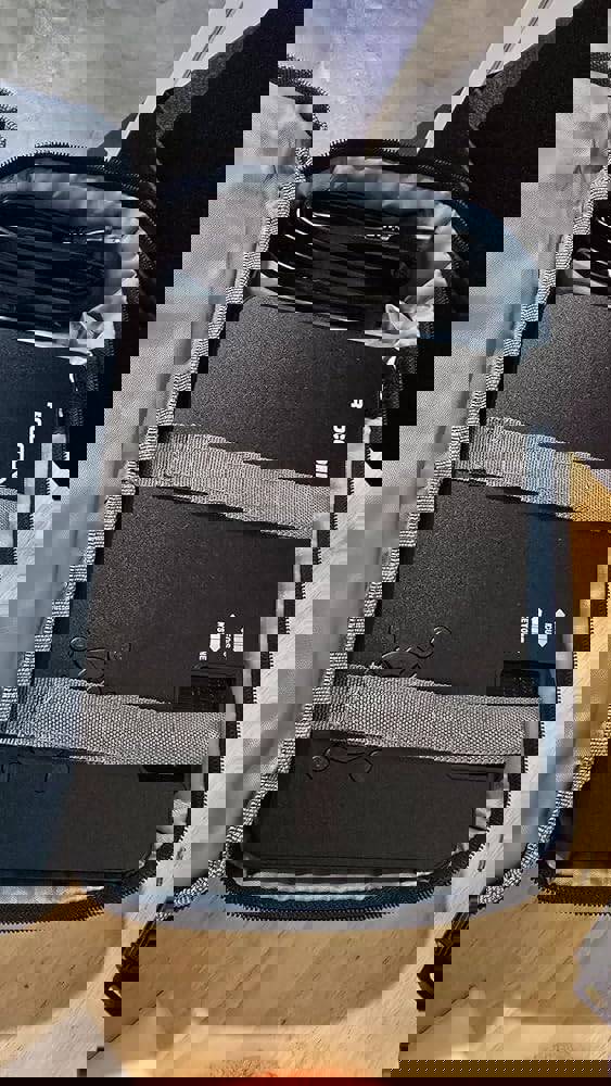 558871