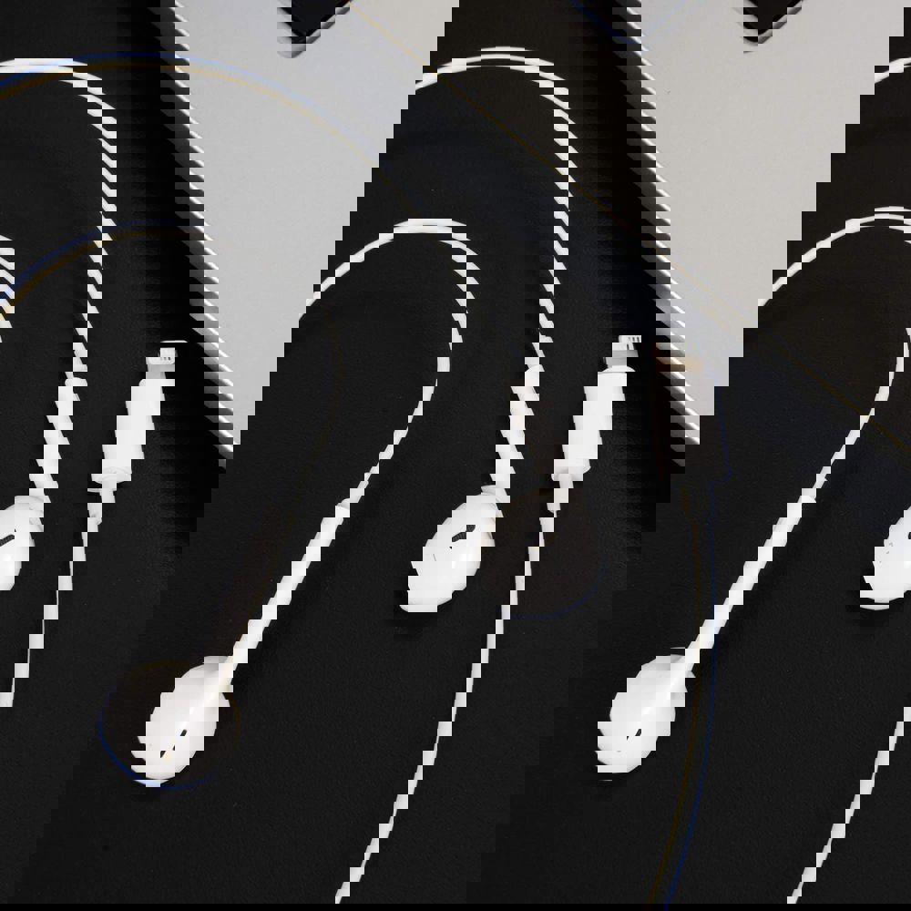 558875