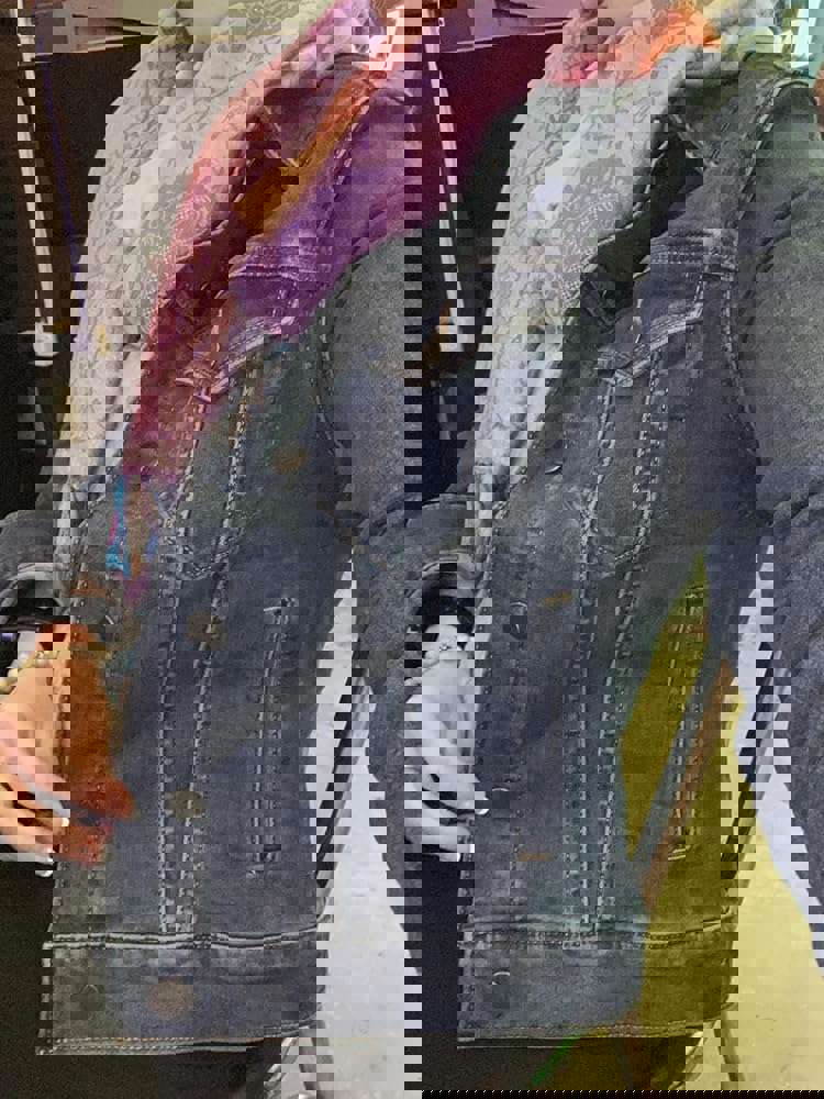 558829