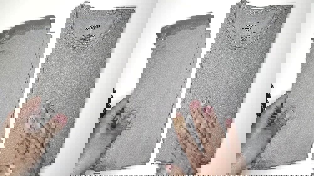 558907
