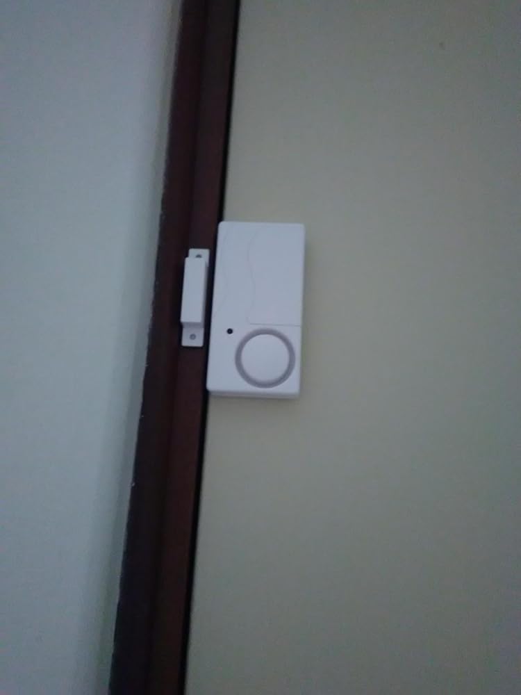 558880