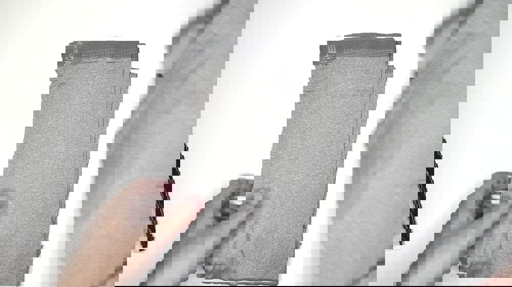 558906