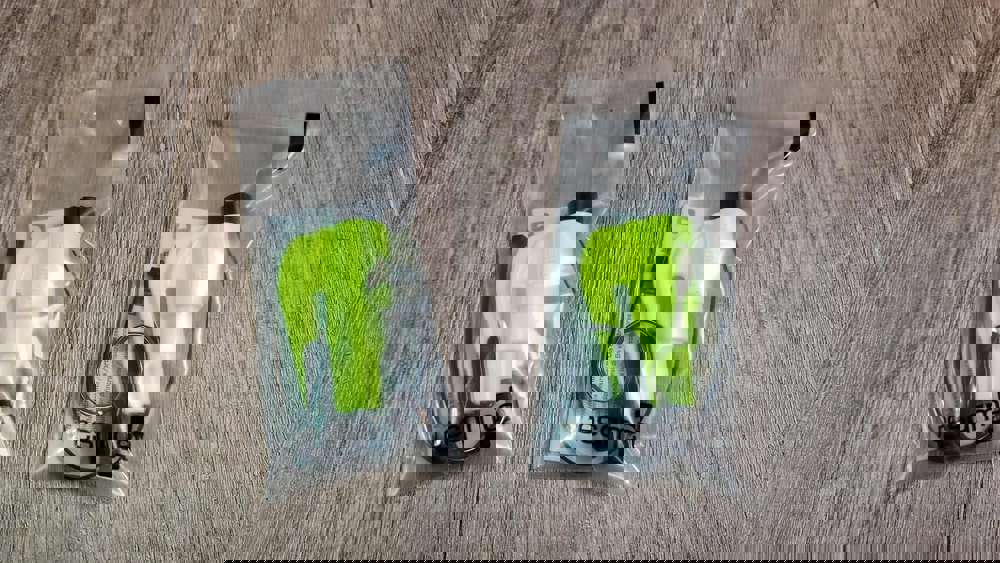 566049