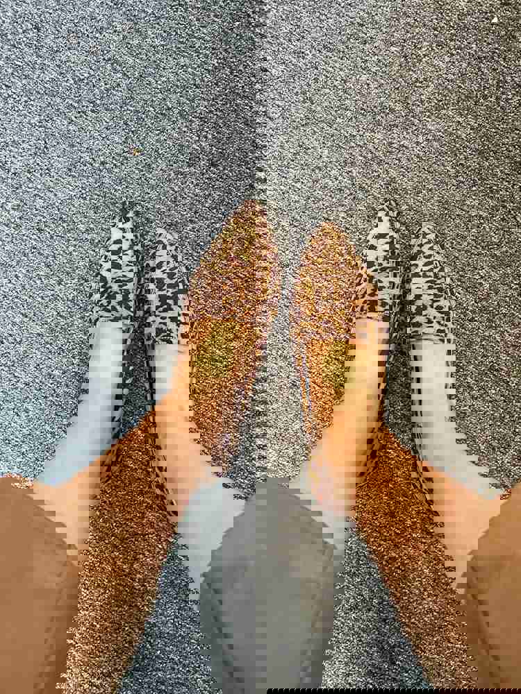 566085