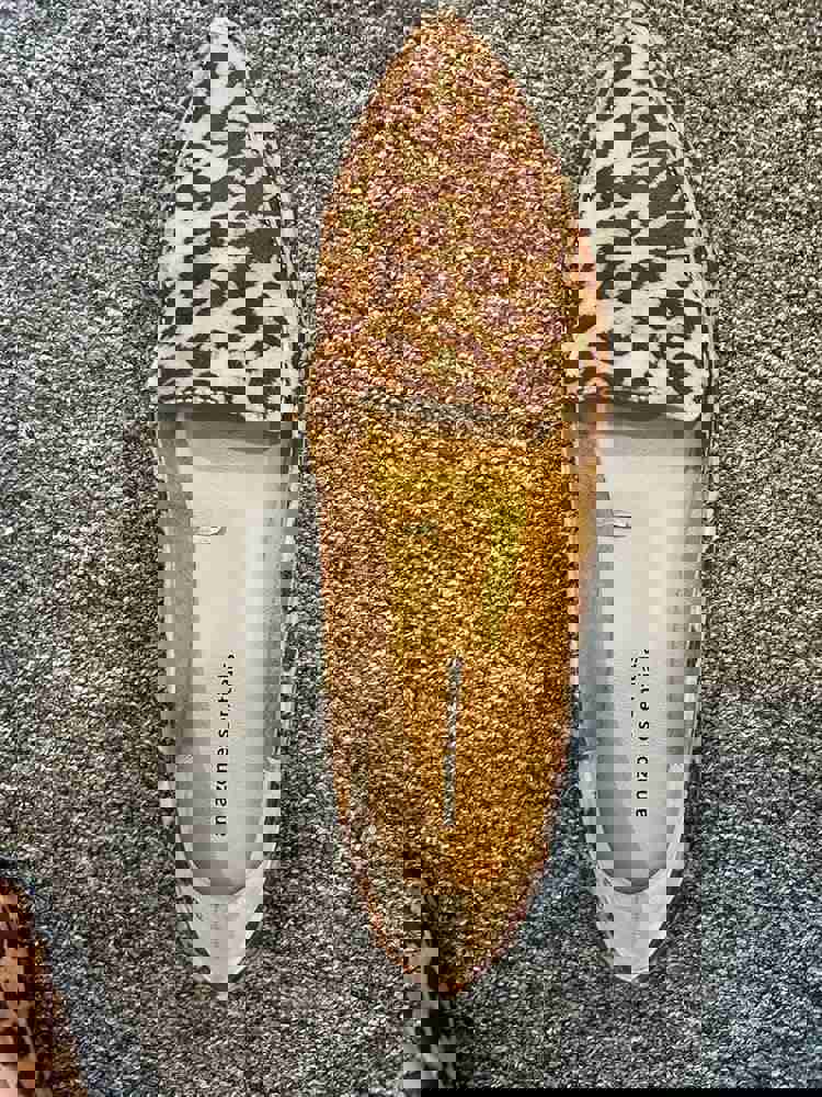 566083