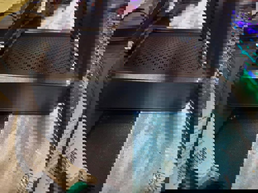 564707