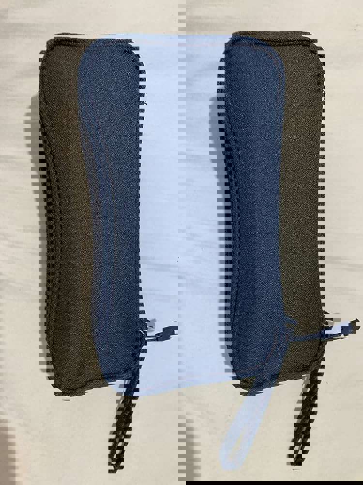 563101