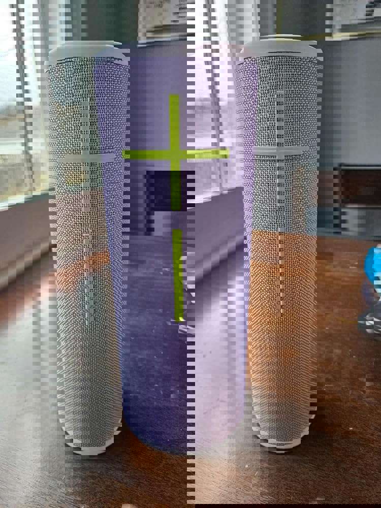 563113