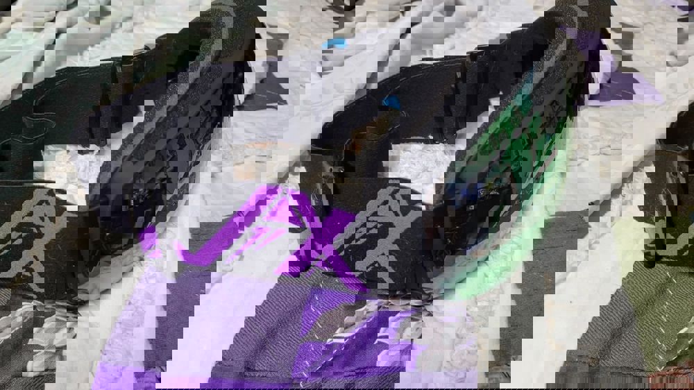 566518