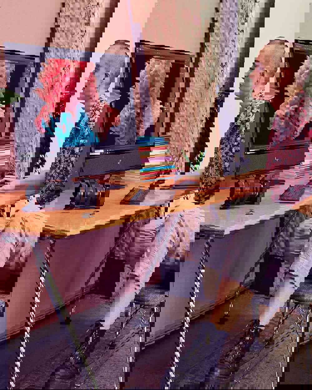 576052