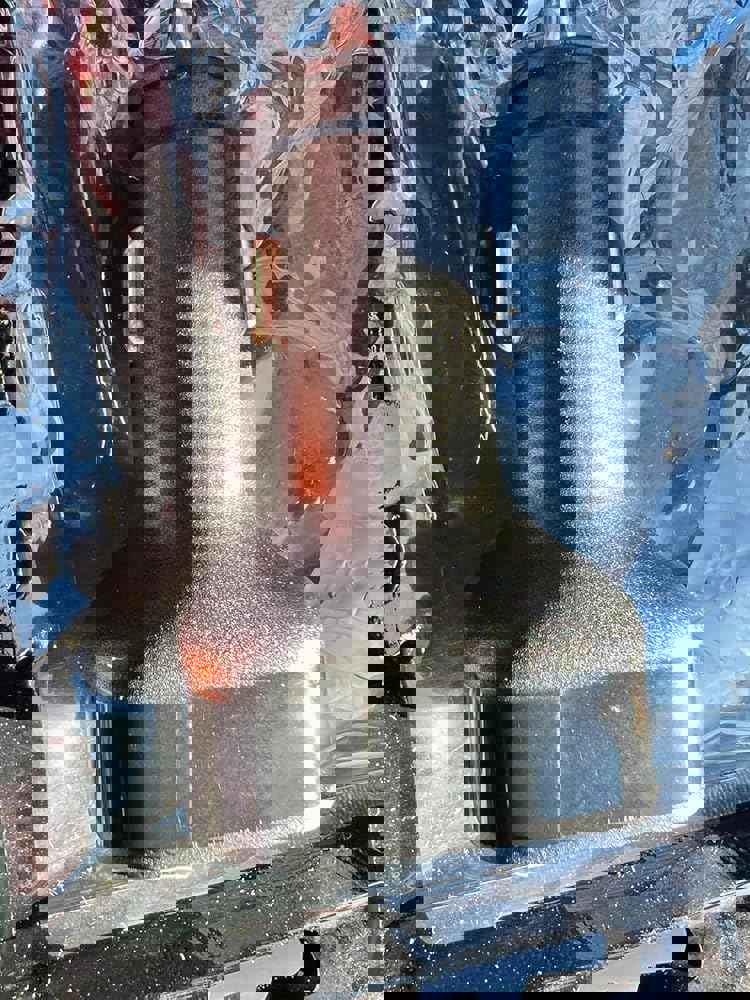581617