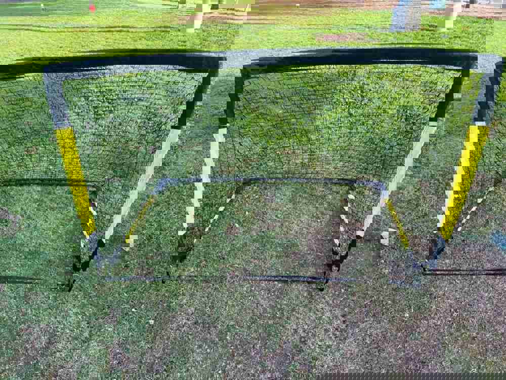 592703