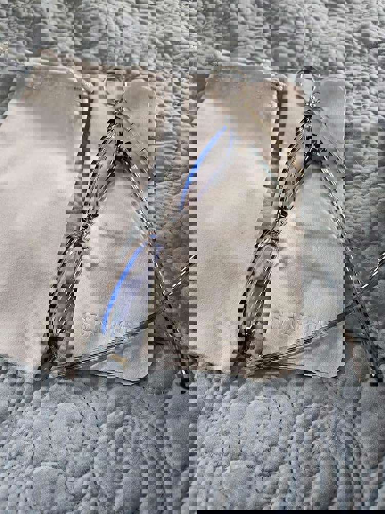 599121