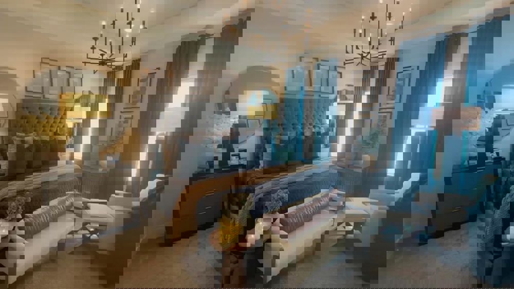 603701