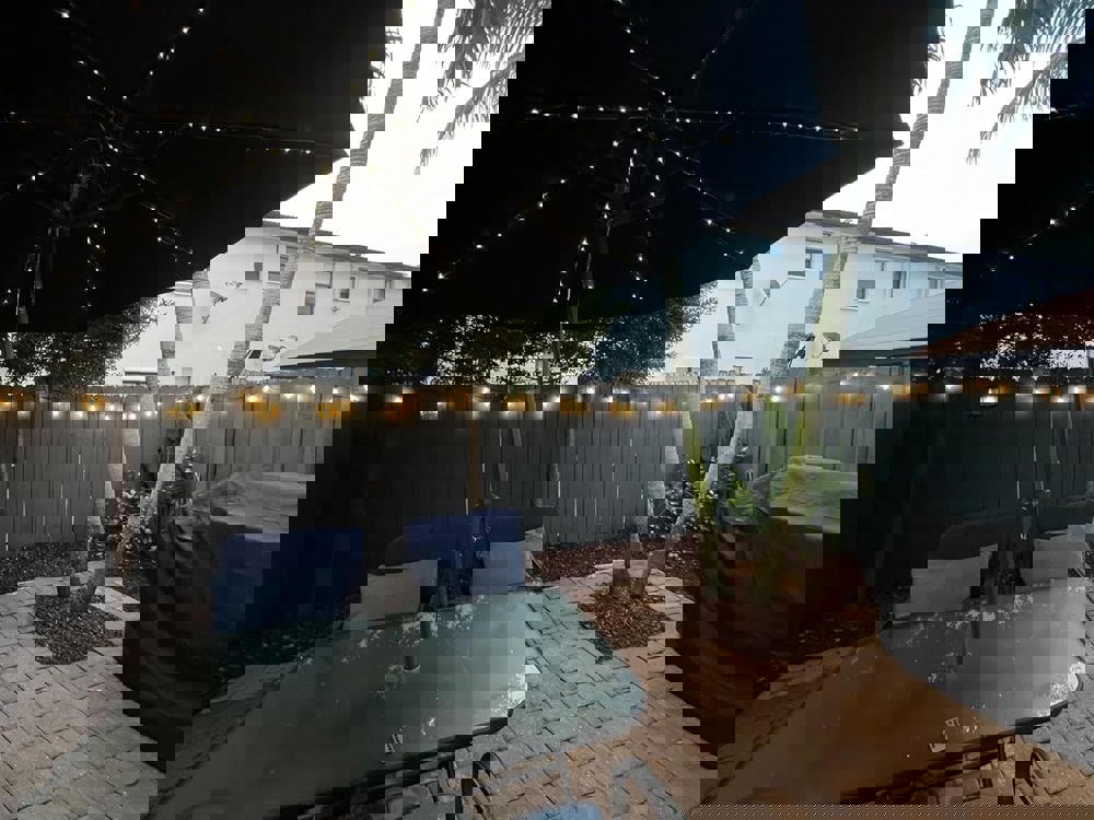832725