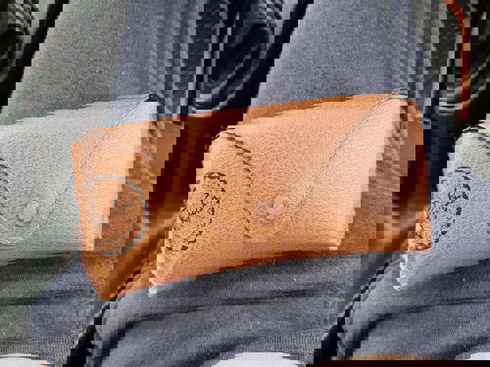 832525