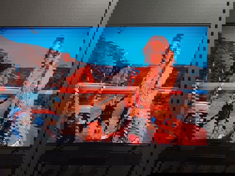 832700